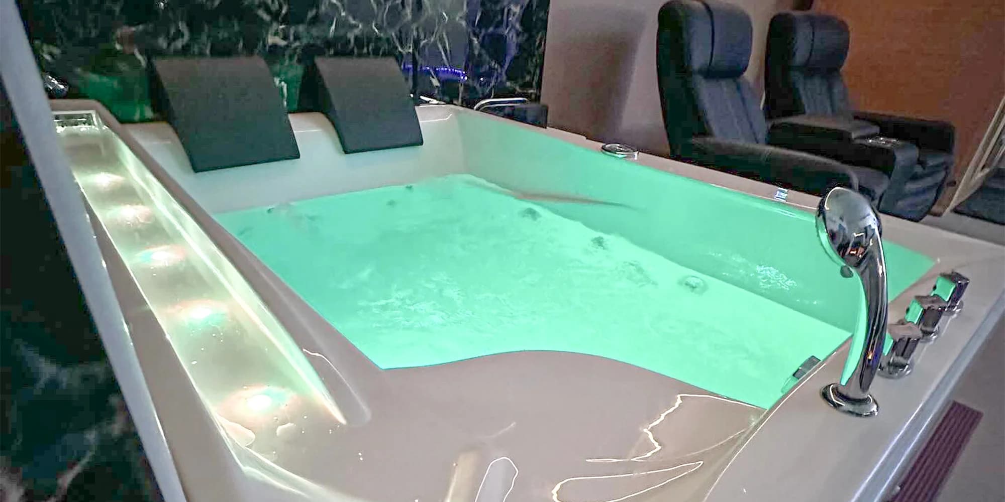 180 min. privátního wellness vč. občerstvení a minibaru pro 2 osoby